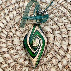 ☀️ Leaf Shaped Murano Glass Green Gold Swirl Pendant Necklace